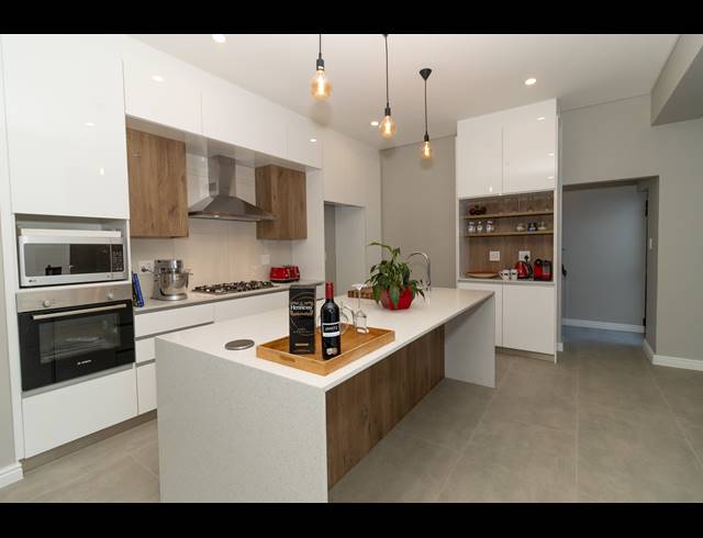 3 BEDROOM HOUSE FOR SALE IN SANDOWN